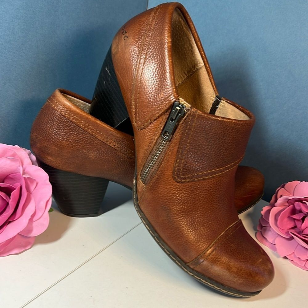 BOC New Celoisa Brown Leather Stacked Heel Side Zip Booties Boots Size 10 42